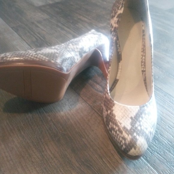 Snakeskin Heels - Picture 5 of 7